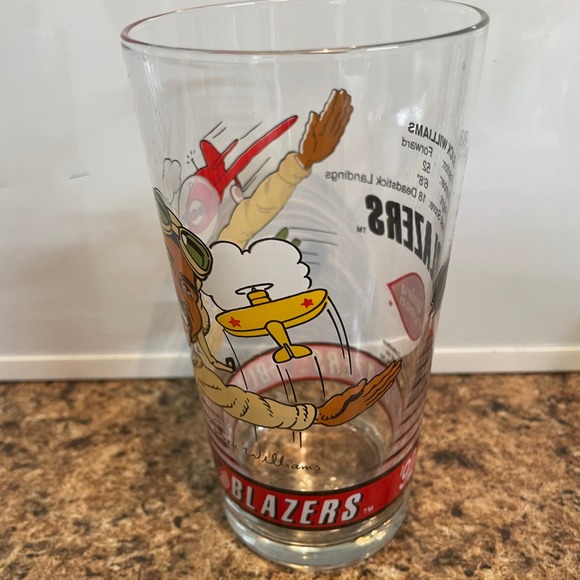Buck Williams Blazers Dairy Queen 92 93 NBA Basketball Pint Glass - Picture 5 of 8